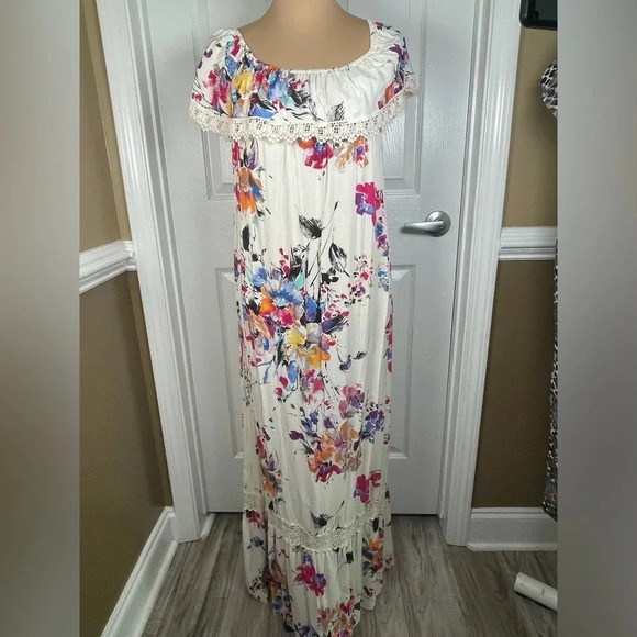 Altar’d State Floral Off Shoulder Maxi Dress‎ - Picture 9 of 11